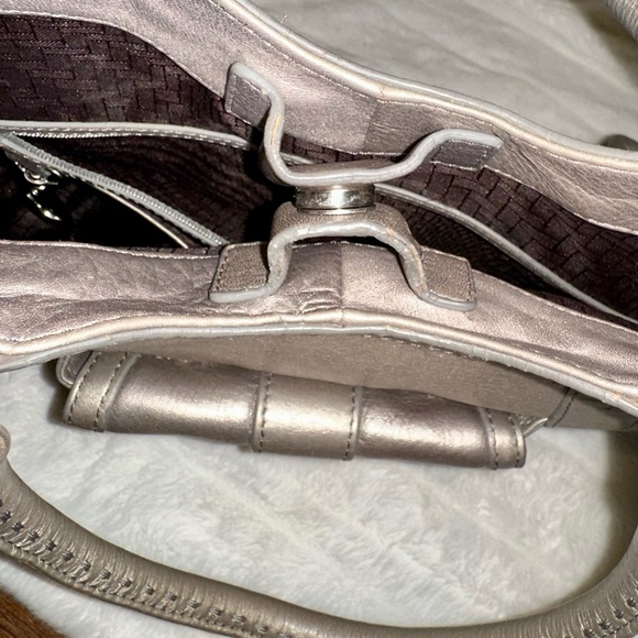 Cole Haan soft leather, pewter colored medium shoulder bag, good used condition - Picture 4 of 15